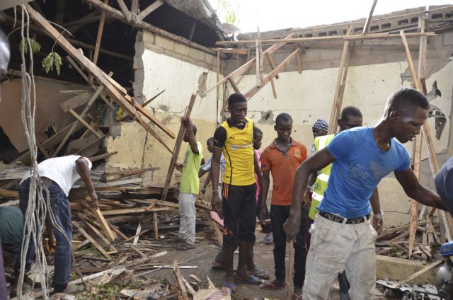 Δεκάδες νεκροί σε έκρηξη βόμβας στη Νιγηρία
